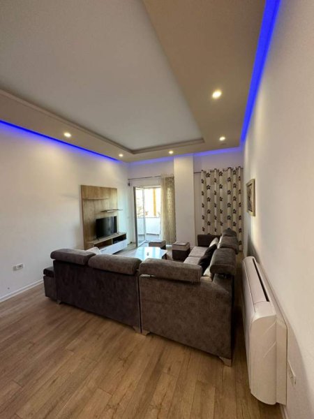 Tirane, jepet me qera apartament 2+1+BLK Kati 2, 153 m² 500 Euro (rruga peti)
