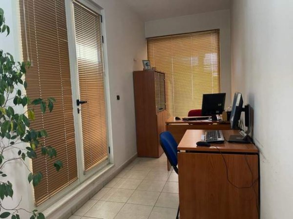 Tirane, jepet me qera zyre Kati 2, 200 m² 850 Euro (Don Bosko)