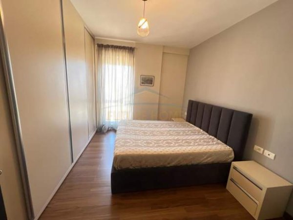 Tirane, jepet me qera apartament Kati 7, 112 m² 650 Euro (Tek pallatet e Shushices)