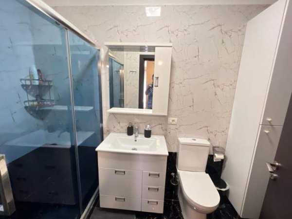 Tirane, jepet me qera apartament 2+1+BLK Kati 7, 115 m² 700 Euro (Rruga e Kavajes)