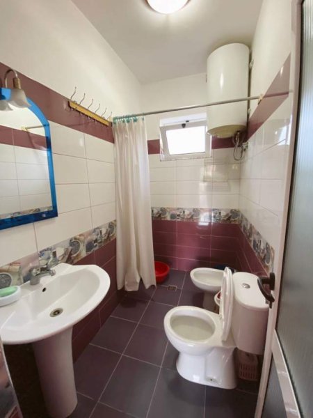 Pogradec, jepet me qera garsonier 2 Katshe Kati 1, 30 m² 2.500 Leke (Rruga Sul Starovari)