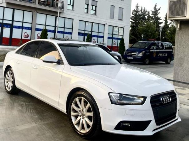 Tirane, shitet makine Audi A4 Viti 2015,