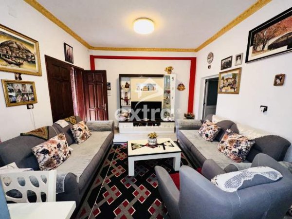 Shkoder, jepet me qera shtepi 2 Katshe Kati 2, 120 m² 300 Euro (Shkolla Austriake)