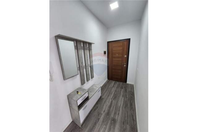Tirane, jepet me qera apartament 2+1 Kati 9, 110 m² 650 Euro (rruga e Dibres)