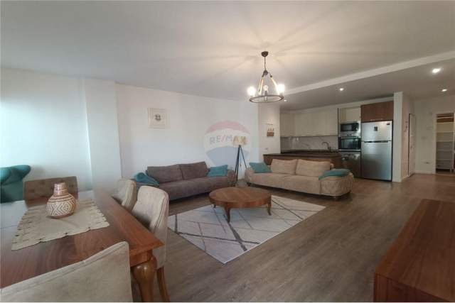 Tirane, jepet me qera apartament 3+1 Kati 3, 130 m² 1.200 Euro (Nikolla Tupe)