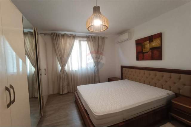Tirane, jepet me qera apartament 3+1 Kati 3, 130 m² 1.200 Euro (Nikolla Tupe)