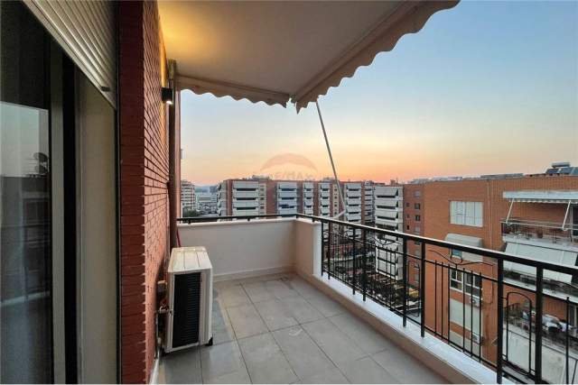 Tirane, jepet me qera apartament 1+1 Kati 8, 67 m² 700 Euro (Kompleksi Delijorgji)