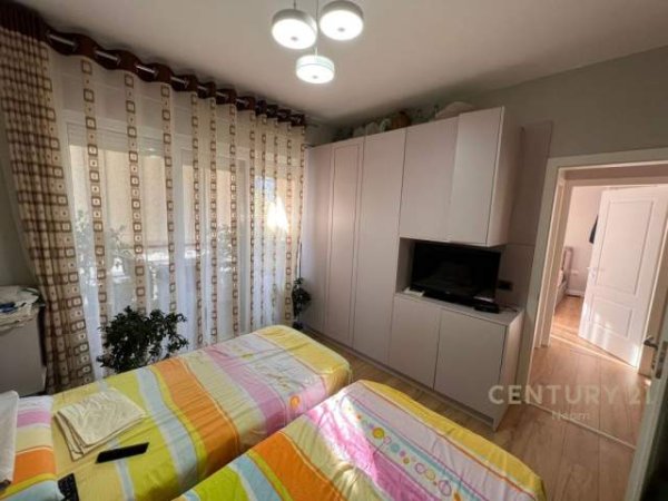 Tirane, shitet apartament 2+1 Kati 3, 92 m² 160.000 Euro (Liqeni i Thate)