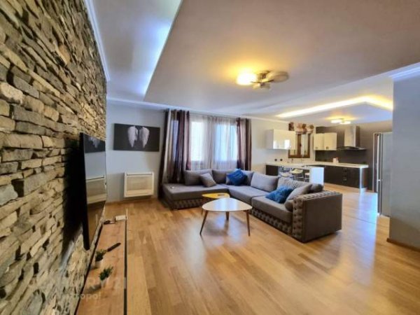 Tirane, jepet me qera apartament 2+1+BLK Kati 5, 140 m² 1.000 Euro (Selvia)