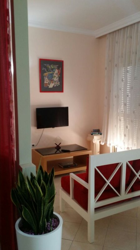 Tirane, jepet me qera apartament Kati 3, 60 m² (Riza Jasa, Pazari i Ri)