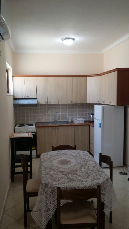 Tirane, jepet me qera apartament Kati 3, 60 m² (Riza Jasa, Pazari i Ri)