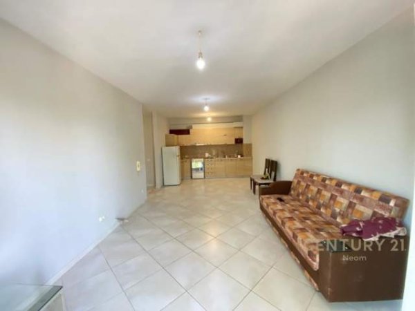 Tirane, jepet me qera apartament 2+1 Kati 1, 110 m² 550 Euro (Liqeni i Thate)