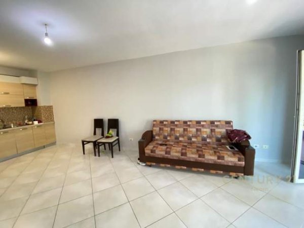 Tirane, jepet me qera apartament 2+1 Kati 1, 110 m² 550 Euro (Liqeni i Thate)