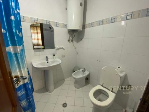 Tirane, jepet me qera apartament 2+1 Kati 1, 110 m² 550 Euro (Liqeni i Thate)