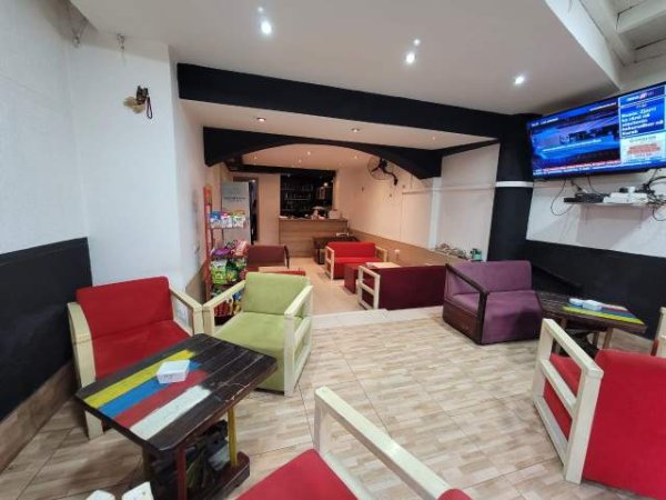Tirane, jepet me qera lokal 85 m² 40.000 Leke (Laprake)
