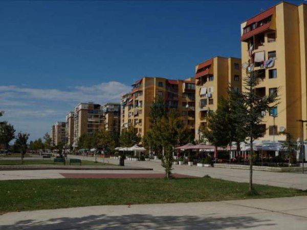 Tirane, jepet me qera apartament Kati 0, 63 m² 400 Euro (Fusha e Aviacionit, Tiranë.)