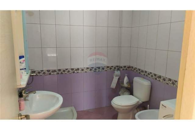 Tirane, jepet me qera apartament Kati 3, 105 m² 450 Euro (Kodra e Diellit)