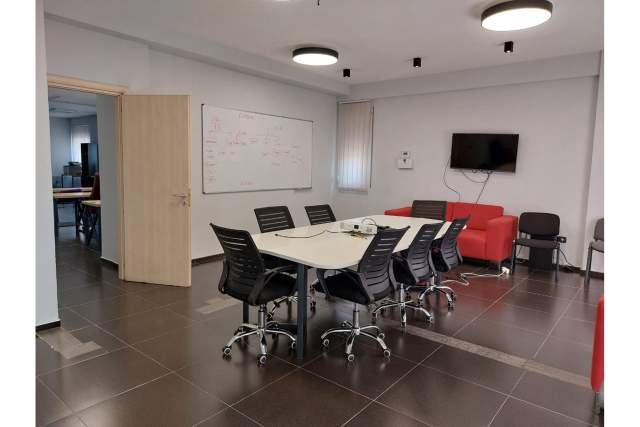 Tirane, jepet me qera zyre Kati 2, 120 m² 1.400 Euro (Bulevardi Gjergj Fishta)