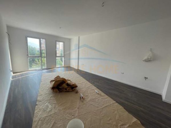 Tirane, jepet me qera apartament Kati 3, 90 m² 450 Euro (fusha aviacionit)