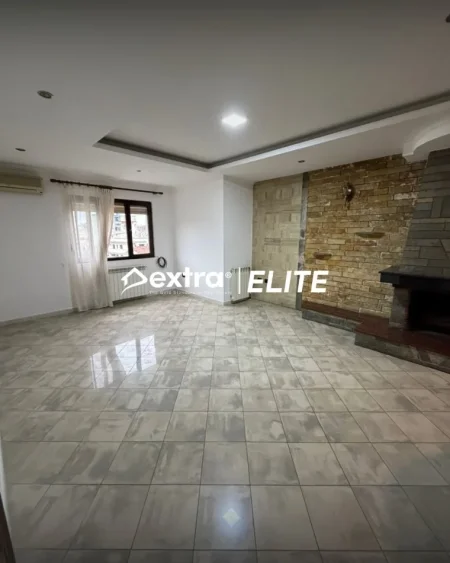 Tirane, jepet me qera apartament 3+1+Ballkon Kati 3, 150 m² 550 € (Qytet Studenti)