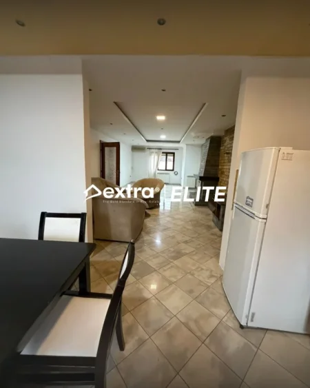 Tirane, jepet me qera apartament 3+1+Ballkon Kati 3, 150 m² 550 € (Qytet Studenti)