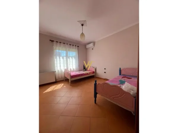 Tirane, jepet me qera Vile 2 Katshe Kati 0, 252 m² 1.200 € (SELITE)