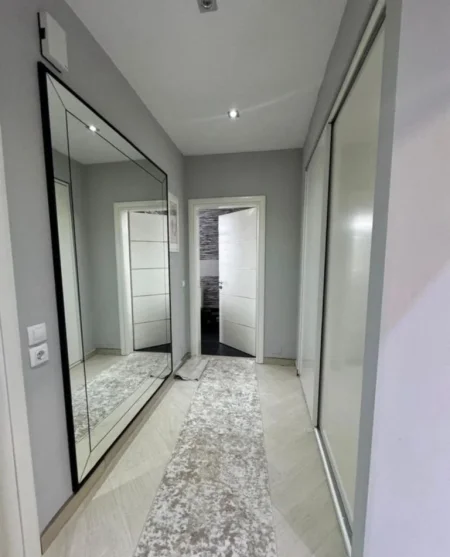 Tirane, jepet me qera apartament 2+1 Kati 4, 100 m² 600 € (zogu zi)