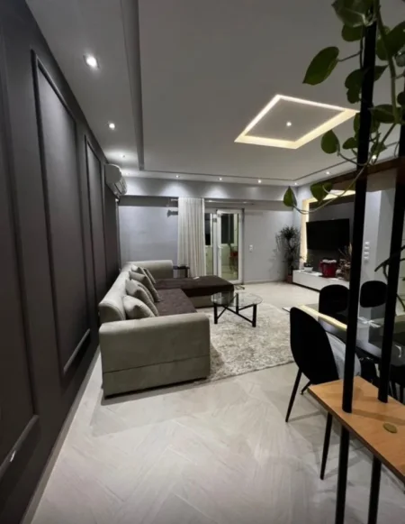 Tirane, jepet me qera apartament 2+1 Kati 4, 100 m² 600 € (zogu zi)
