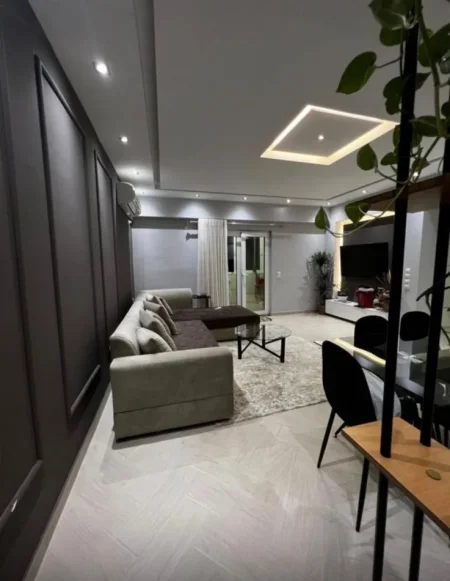 Tirane, jepet me qera apartament 2+1+Ballkon Kati 12, 101 m² 600 € prane (Zog i Zi)