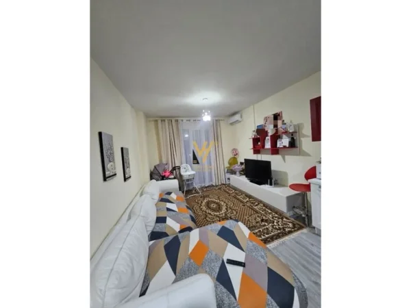 Tirane, jepet me qera apartament 1+1+Ballkon Kati 6, 74 m² 450 € (YZBERISHT)