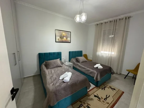 Tirane, jepet me qera apartament 2+1+Ballkon Kati 8, 110 m² 1.200 € (Rruga Mine Peza)