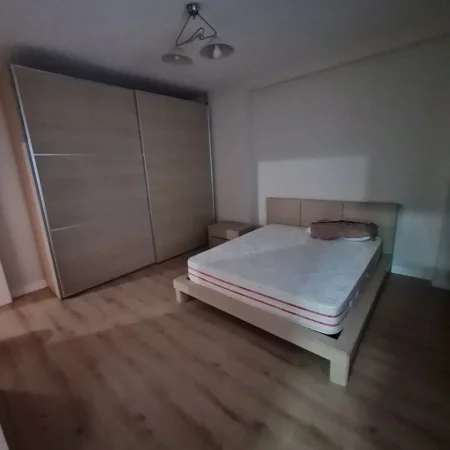 Tirane, jepet me qera apartament 2+1 Kati 7, 130 m² 700 € (Zogu i Zi)
