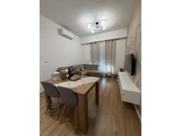Tirane, shitet apartament 1+1 Kati 7, 53 m² 105.000 € (Ali Demi, Rezidenca Kaimi)