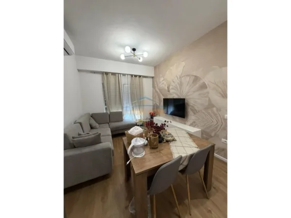 Tirane, shitet apartament 1+1 Kati 7, 53 m² 105.000 € (Ali Demi, Rezidenca Kaimi)