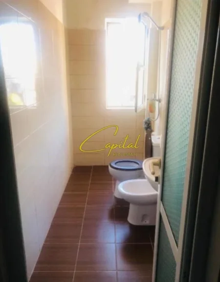 Tirane, jepet me qera apartament 1+1 Kati 4, 45 m² 600 € (BLV BAJRAM CURRI)