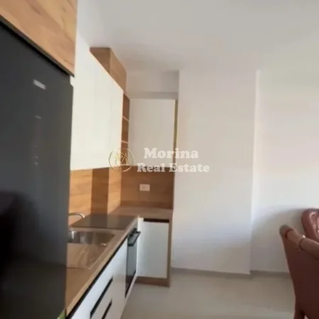 Tirane, jepet me qera apartament 1+1 Kati 2, 65 m² 500 € (5 Maji)