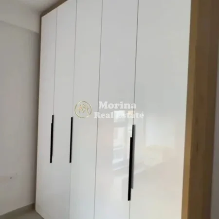 Tirane, jepet me qera apartament 1+1 Kati 2, 65 m² 500 € (5 Maji)