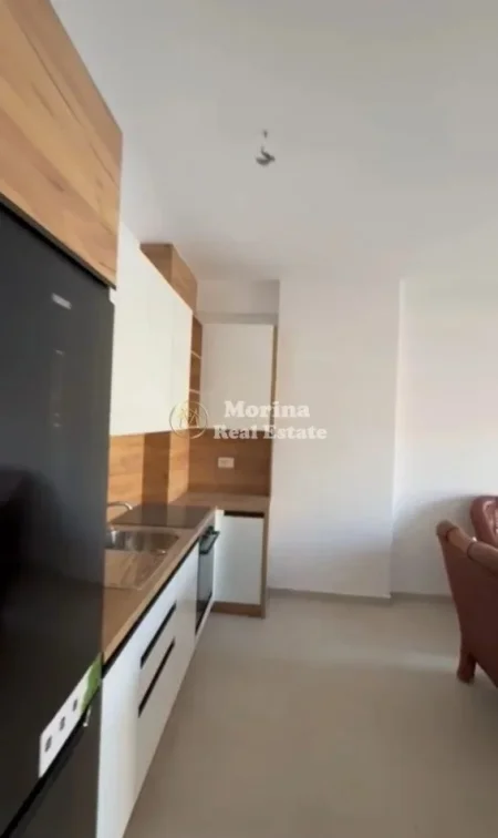 Tirane, jepet me qera apartament 1+1 Kati 2, 65 m² 500 € (5 Maji)