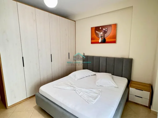 Vlore, jepet me qera apartament 2+1+Ballkon Kati 3, 70 m² 450 € (VLORE)