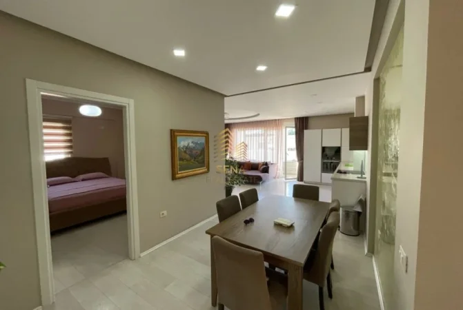 Tirane, jepet me qera apartament 3+1+Ballkon Kati 4, 187 m² 1.400 € (Liqeni i Thate)