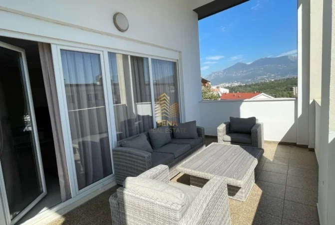 Tirane, jepet me qera apartament 3+1+Ballkon Kati 4, 187 m² 1.400 € (Liqeni i Thate)