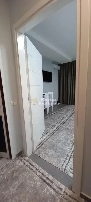 Tirane, jepet me qera apartament 1+1 Kati 1, 35 m² 500 € (Rruga e Kavajes)