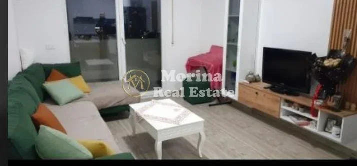Tirane, jepet me qera apartament 1+1+Ballkon Kati 5, 72 m² 600 € (Spitali Amerikan 3)