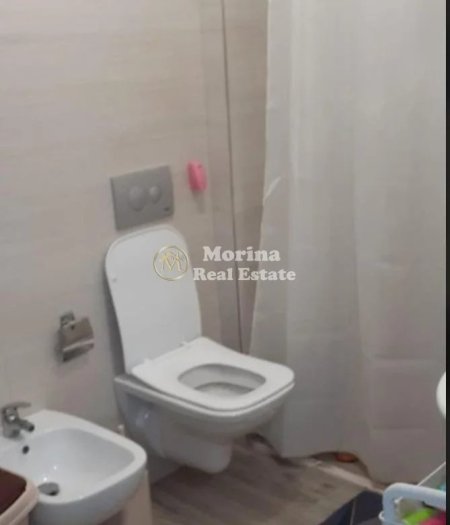 Tirane, jepet me qera apartament 1+1+Ballkon Kati 5, 72 m² 600 € (Spitali Amerikan 3)