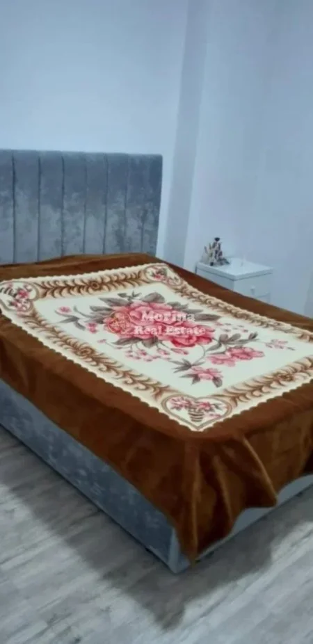 Tirane, jepet me qera apartament 1+1+Ballkon Kati 5, 72 m² 600 € (Spitali Amerikan 3)