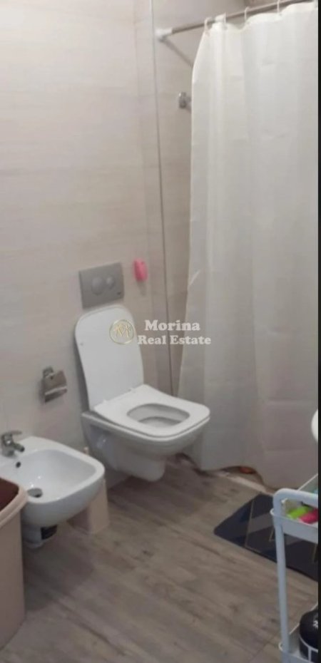 Tirane, jepet me qera apartament 1+1+Ballkon Kati 5, 72 m² 600 € (Spitali Amerikan 3)
