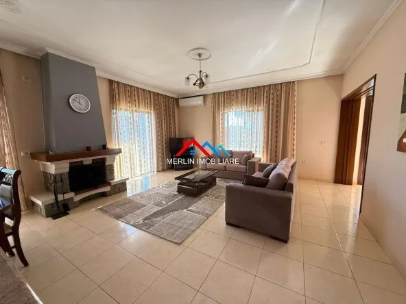 Tirane, jepet me qera Vile 3+1+Ballkon Kati 2, 365 m² 900 € (RRUGA ANDREA SKANJETI,KTHESA E KAMZES.)