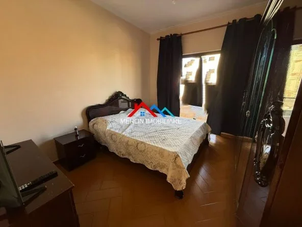 Tirane, jepet me qera Vile 3+1+Ballkon Kati 2, 365 m² 900 € (RRUGA ANDREA SKANJETI,KTHESA E KAMZES.)