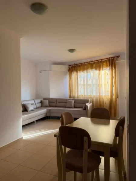 Tirane, jepet me qera apartament 2+1 Kati 2, 650 € (Tek Observatori)