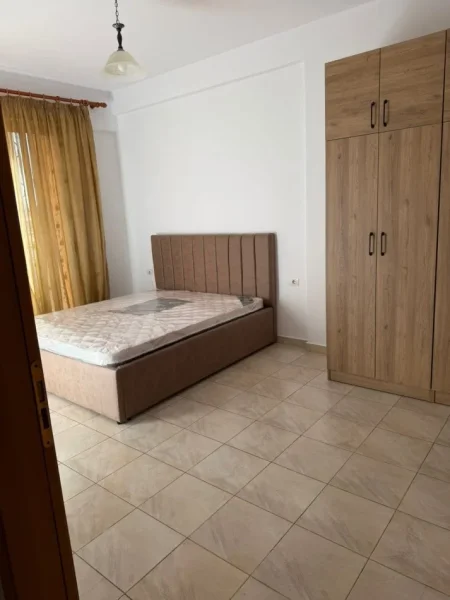Tirane, jepet me qera apartament 2+1 Kati 2, 650 € (Tek Observatori)